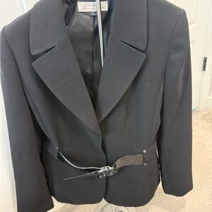 Tahari Women's Black pantsuit